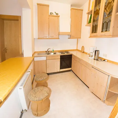 Susanne アパート ノイシュティフト・イム・シュトゥーバイタール